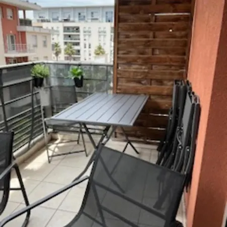 Apartamento Comfortable With 2 Balconies Antibes