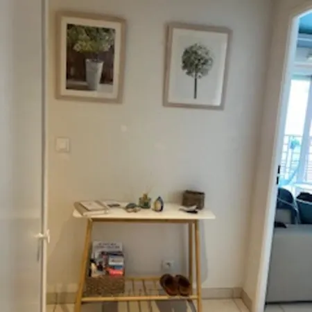 Comfortable With 2 Balconies