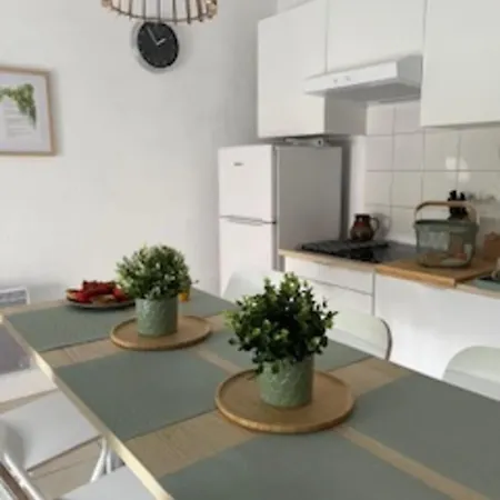 Apartment Comfortable With 2 Balconies Antibes